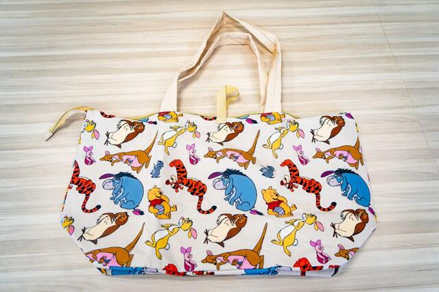 プー&フレンズ 保冷バッグ 折りたたみ式 総柄 Cool Tote 2,800円