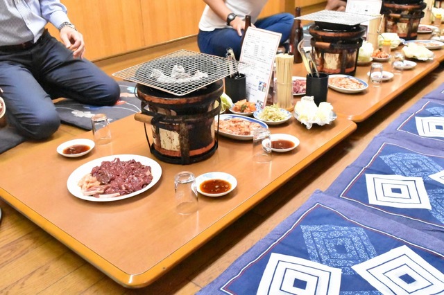 テーブルが凄くロー。