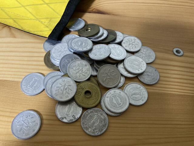 【KEBOZ XPAC MINI WALLET】小銭は30枚くらい入りました。思った以上の収納力にびっくり