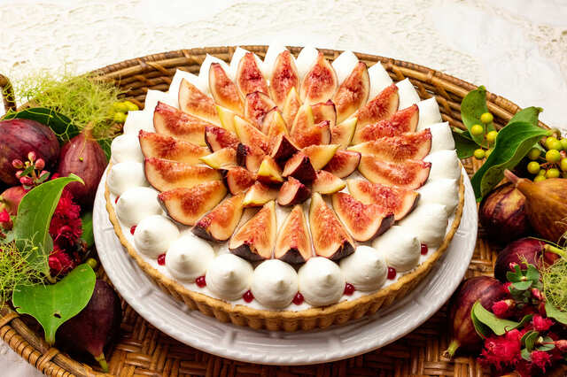 「イチジクのタルト～ショートケーキ風～」販売価格：piece￥907 / whole（25cm）￥9,072