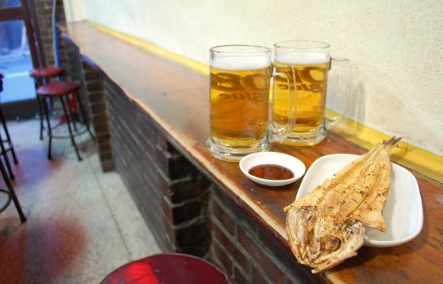 【ソウル乙支路3街】ノガリは固いので食べにくいという人には、やわらかいファンテ（写真）がおすすめ。今はなき「ＯＢベオ」で2011年に撮影