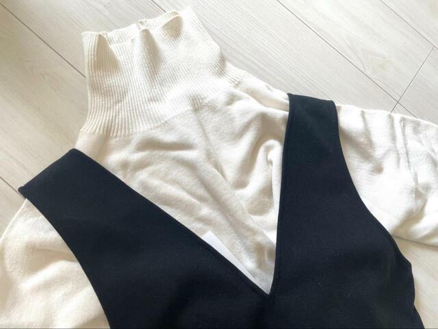 【UNIQLO ブラッシュドジャージージャンパースカート】タートルネックで冬も暖かく