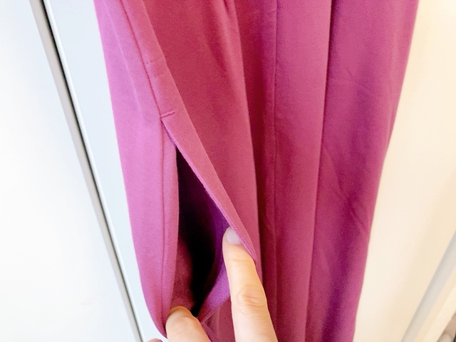 【無印良品 汗じみしにくいノースリーブワンピース 】便利なポケットも付いています