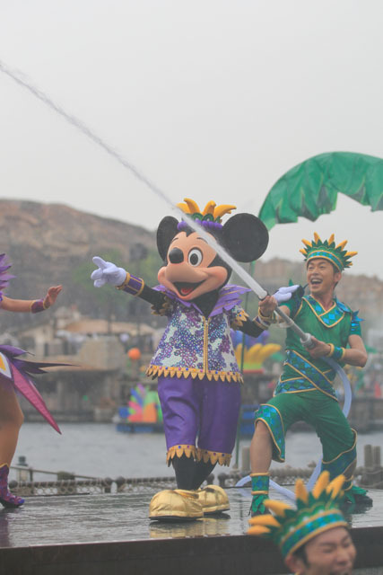「ミニーのトロピカルスプラッシュ」／TDS「ディズニー・サマーフェスティバル」2015（撮影：YOSHI）