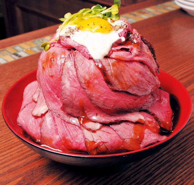 グリル異人館　ローストビーフ丼メガ盛り
