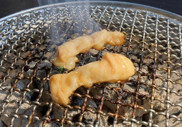 コリコリした食感がおいしいシマチョウ(大腸)