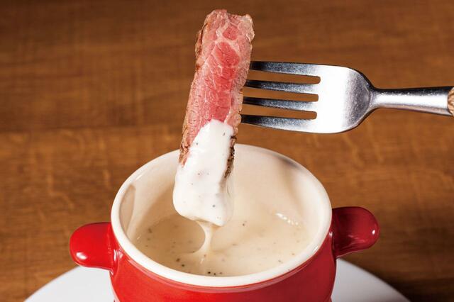 熟成サーロインステーキ ~チーズフォンデュソース~