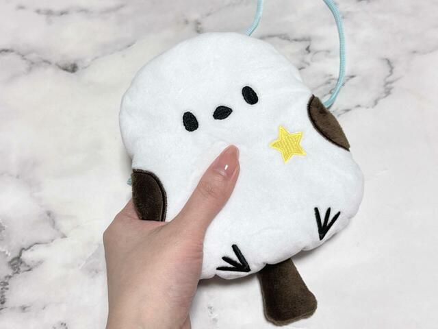 【カルディ クリスマスポシェット2025（シマエナガ）】コロンとしたまんまるフォルムが愛らしい♪