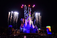 ２６：「ピーターパン」クライマックスのパイロ（花火）の演出 ©Disney
