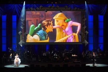 ディズニー好きの芸能人が フレンズ オブ ディズニー コンサート で夢のコラボ しょこたんラプンツェル 山ちゃんジーニーも ディズニー特集 ウレぴあ総研