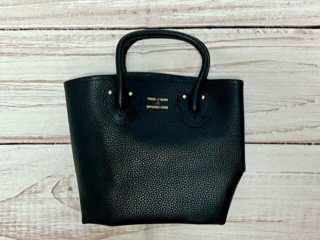 ヤング＆オルセンのアイコントートバッグを舟形のフォルムにしたデザインのトートバッグ