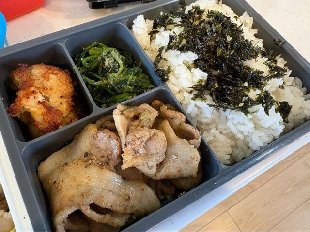 【ロピア サムギョプサル(豚バラ)スペイン産】お弁当のメインとして最適な焼き上がり!脂の甘さと肉の旨味がしっかり感じられました!