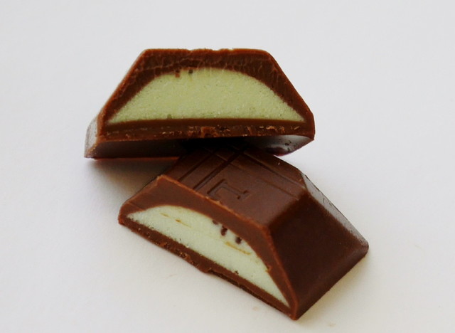 「LOOK２つのミント食べくらべ　ミントアイス」（不二家）130円（税込）