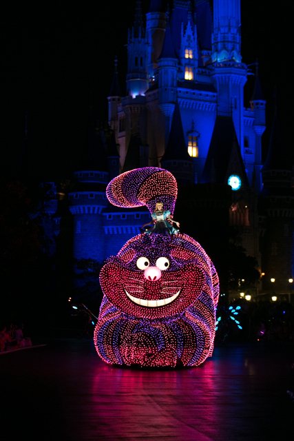 アリスとチシャネコ（変更なし）｜新「東京ディズニーランド・エレクトリカルパレード・ドリームライツ」（2015年7月リニューアル）撮影 / YOSHI