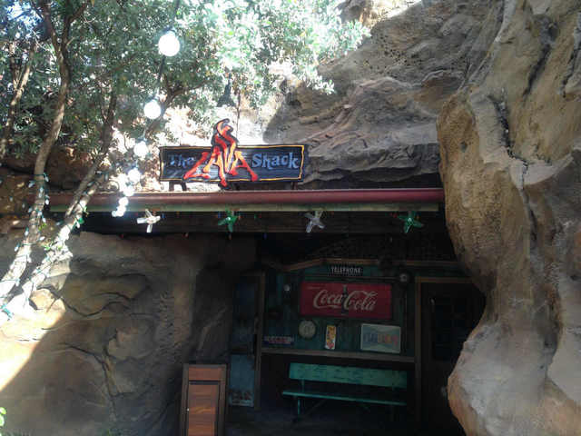 ラーバシャックはリフィルマグカップステーションがあります。