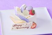 「ブラッシュストロークケーキ」＜期間：2024年10月1日～11月18日＞【マロンや紫芋の“パープルスイーツ”でプリンセス気分♪「プリンセスアフタヌーンティー」開催】