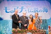 ディズニー伝説の監督が来日! 『モアナと伝説の海』ジョン・マスカー＆ロン・クレメンツ監督に「どこまでも〜How Far I’ll Go」歌のプレゼント