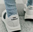 【「niko and ...」New Balance別注カラースニーカー】「NB U370」バックにはNew Balanceのロゴ入り
