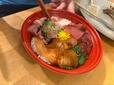 【ロピア 日本橋魚萬 三色丼B】夜ご飯に他の料理と食べると、贅沢な食事になりました!