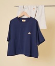 【KELTY×FREAK'S STORE「別注 半袖 ショート丈 Tシャツ」￥4,994】ゆとりのある身幅ながらトレンドのショート丈ですっきりした印象に