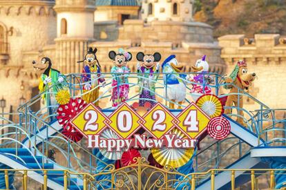 東京ディズニーリゾート】ミッキーたちと新年をお祝い！お正月イベント