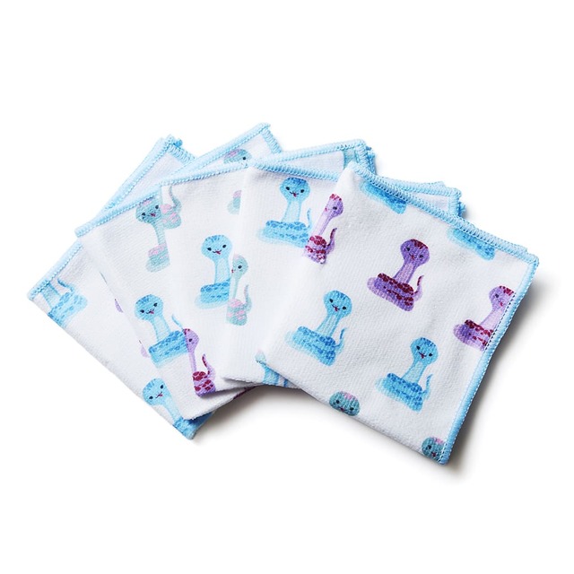 【フライングタイガー】「マイクロファイバークロス」330円　あると便利。