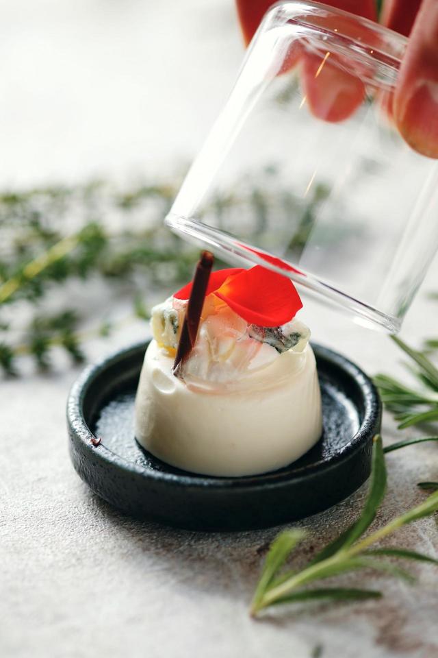 フロマージュブランのムース ローズの香り