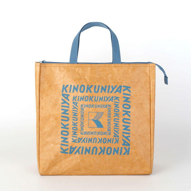 【紀ノ国屋　リンクリー保冷バッグ】ニュアンスのあるブルーグレー（従来カラー）。持ち手の幅も広めで肩掛けしやすい仕様です