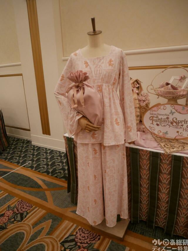 ルームウェア（M、L各10,000円）