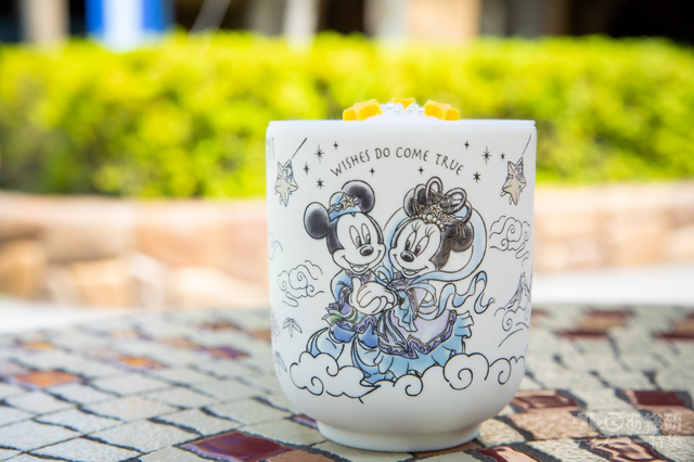 グレープ＆ブルーゼリー、スーベニアカップ付き ¥750