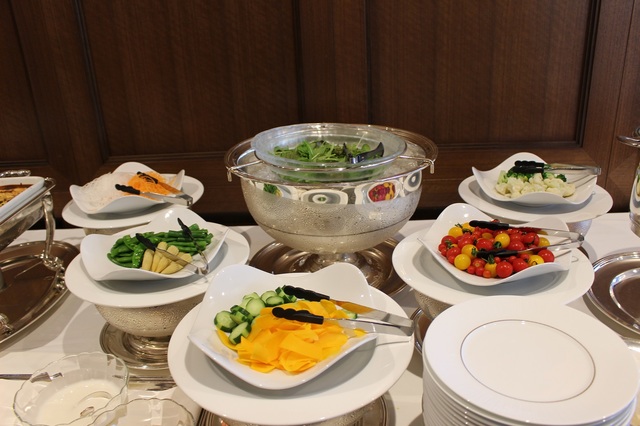 『サラダバー』は、新鮮な野菜がふんだんに食べられます