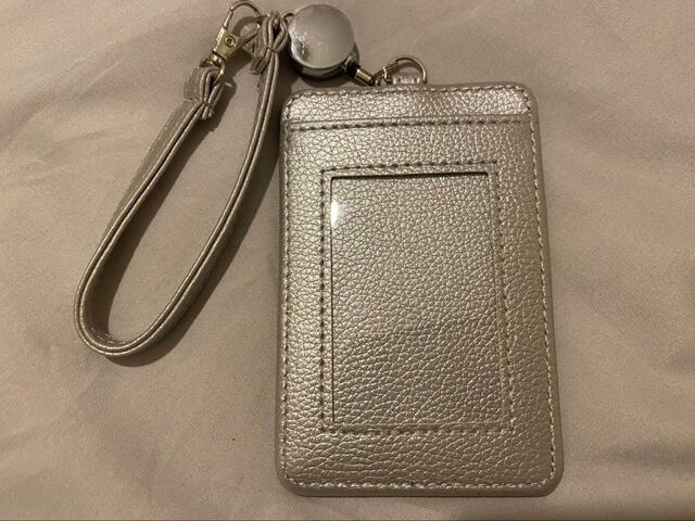 【宝島社　PEANUTS スヌーピー リール付きICカードケース】お気に入りの写真やチェキを入れても良さそう