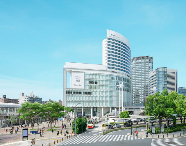 コレットマーレ 1階施設前ピロティ