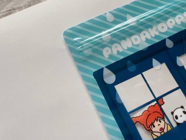 ブルーを基調としたストライプがポップでかわいい！