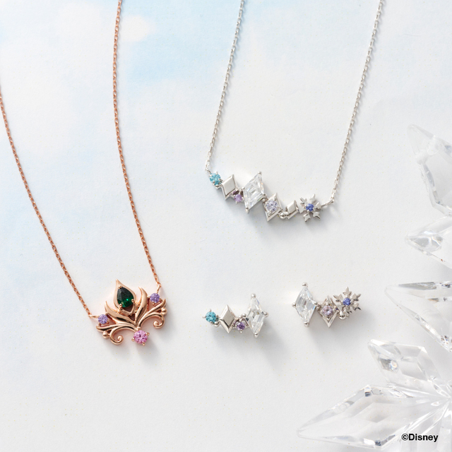 ネックレス ¥22,000、ピアス ￥24,200｜Samantha Tiara ディズニー『アナと雪の女王』コレクション