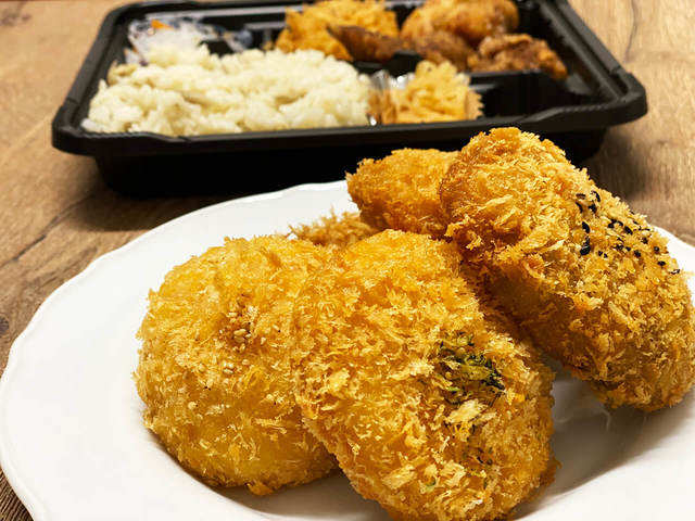 楽万コロッケ　揚げたて！