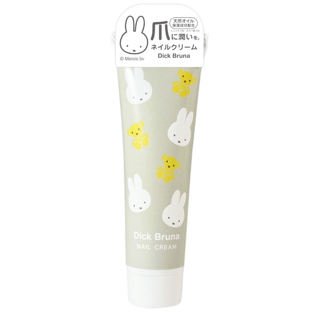 「ネイルクリーム」990円(税込)　〈グルマンの香り〉のくまのぬいぐるみデザイン