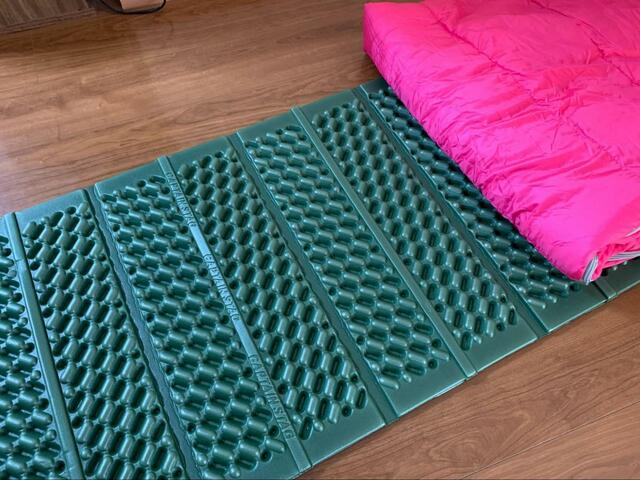 【CAPTAIN STAG EVAフォームマット】ジュニアサイズの寝袋とほぼ同じサイズ感