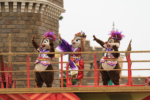ずぶ濡れエンターテイメント「雅涼群舞」/TDL「ディズニー夏祭り」2015(撮影:YOSHI)