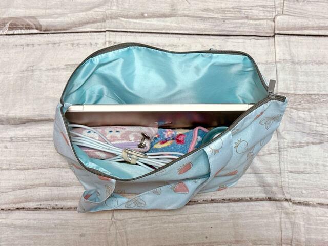 【カルディ いちごバッグ】すべて余裕で入りました！