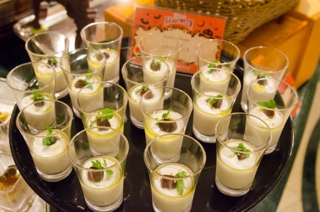 “ディズニー・ハロウィーン” ディナーブッフェ｜東京ディズニーランドホテル「シャーウッドガーデン・レストラン」