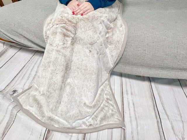 縦にかければ足先まで覆われます