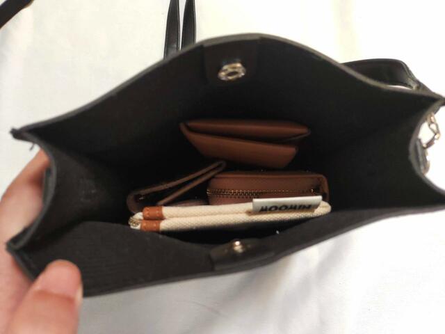 ミニバッグに入れるポーチとしても【SPRiNG 11月号増刊】付録：MOOMIN（ムーミン）スマホも入る「お財布クラッチバッグ」