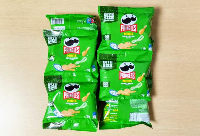 【日本ケロッグ プリングルズ ミニチップス サワークリーム＆オニオン 570g（19g×30袋） 1558円】食べ切りサイズで包装されているのがうれしい