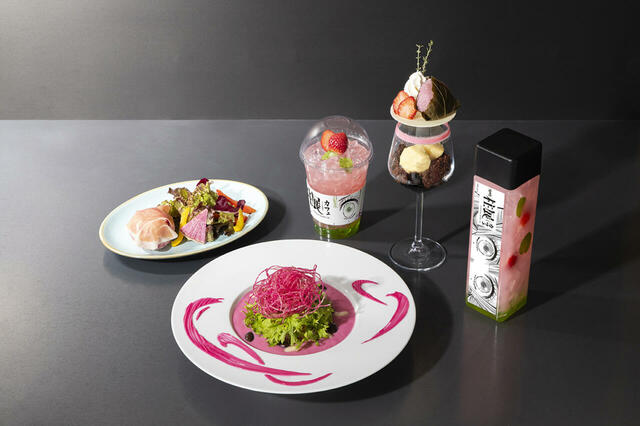 「【恋柱】 甘露寺蜜璃」<期間:2024年11月2日~2025年3月2日(予定)>【鬼滅の刃「柱展カフェ」開催!9人の“柱”にフォーカスしたメニューが勢揃い!名言入り特典グッズも!】