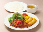 【金曜日限定】  国産豚のグリル特製焼肉ソース&春巻ランチ(スープ・ライス付)  880円(税込968円)【ロイヤルホスト】