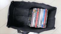 【ワークマン パラフィン帆布ミディアムトート】 DVDがぴったり収まります。1段で20本以上入るサイズ感