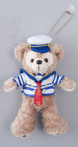 ぬいぐるみバッジ ¥1,900／TDS「ジャーニー・ウィズ・ダッフィー」スペシャルグッズ ※2015年7月3日(金)発売
