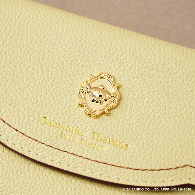 カメオをイメージした金具のワンポイントデザイン【Samantha Thavasa Petit Choice「ポムポムプリン」コレクション】