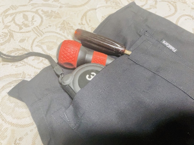 【ワークマン 耐久撥水フィールドリップエプロン】撥水、ポケットの多さ、動きやすさを兼ね備えた万能エプロン。汚れや水を気にせず作業に集中できます